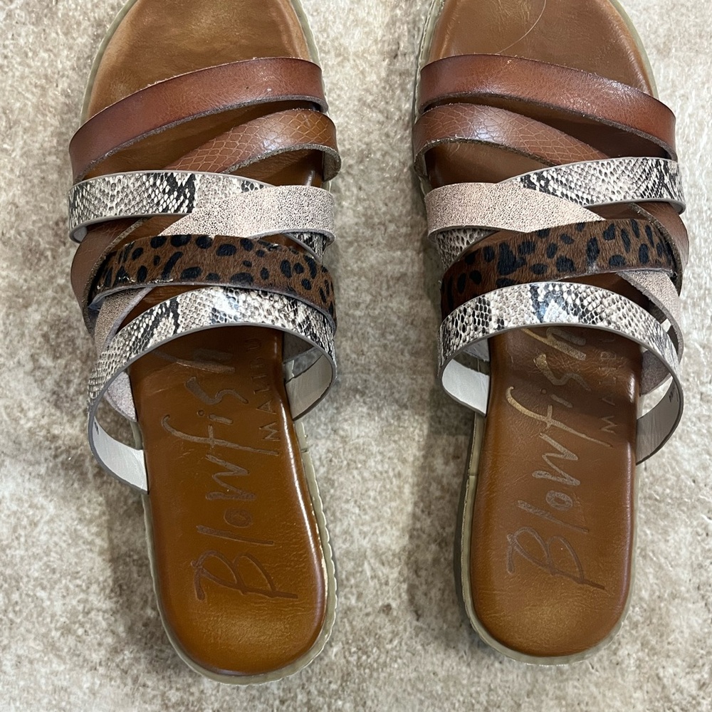 Strappy Blowfish Sandals. Tan/ brown print.
